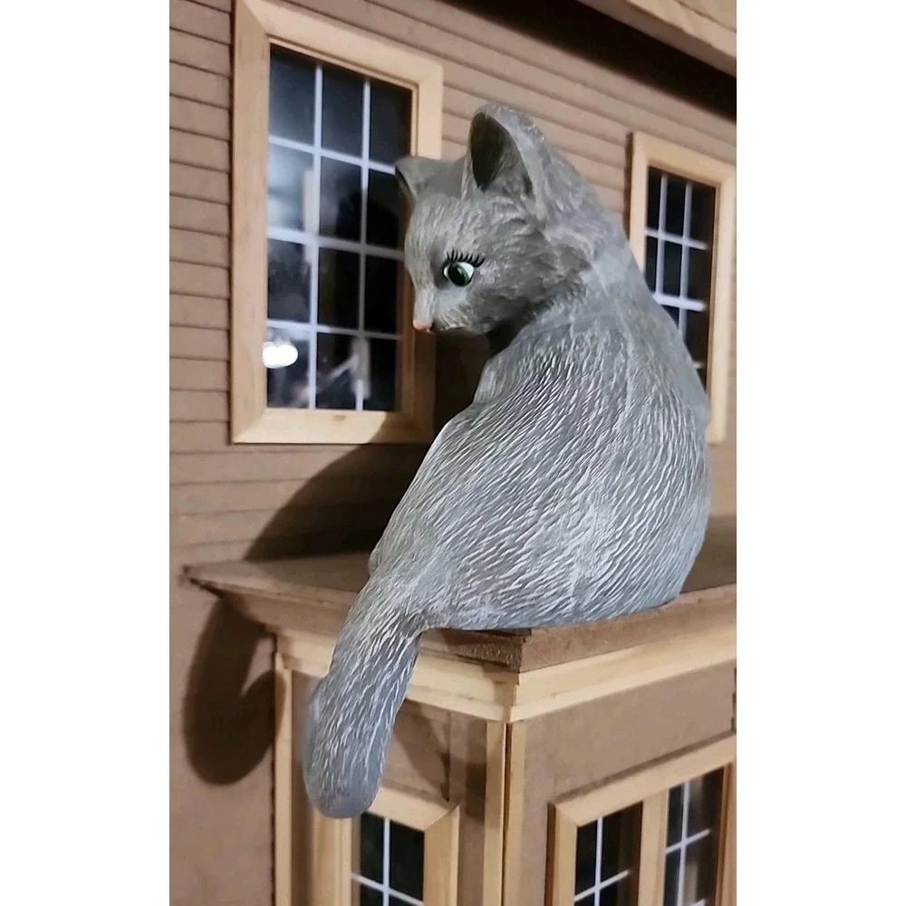 vintage ceramic Cat shelf sitter Handpainted 7 Inches W/tail Gray Green Eyes